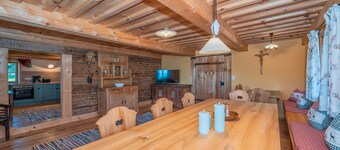 Holiday Home 'Englburger Hof' with Private Terrace, Private Garden and Wi-Fi