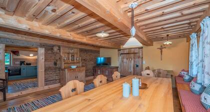 Holiday Home 'Englburger Hof' with Private Terrace, Private Garden and Wi-Fi