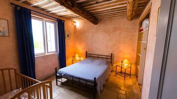 2 slaapkamers, een strijkplank/strijkijzer, wifi