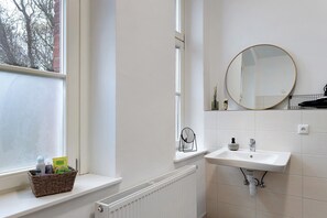 Doccia, asciugacapelli, asciugamani