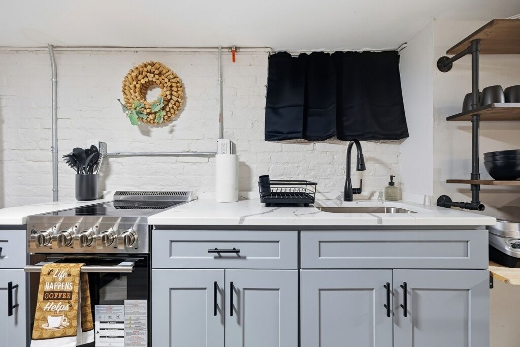 Een magnetron, een oven, een kookplaat