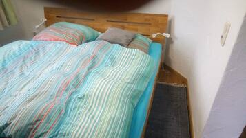 1 Schlafzimmer, BĂŒgeleisen/BĂŒgelbrett, WLAN, BettwĂ€sche