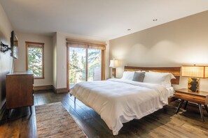 2 bedrooms, iron/ironing board, free WiFi, bed sheets - Bright Spacious Condo with Spa Access 638 (Mammoth lakes)