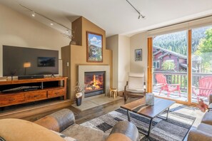 تلفزيون ذكي، مدفأة، مشغل دي في دي