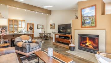 Smart TV, fireplace, DVD player