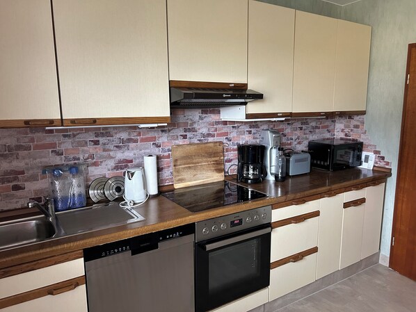 Microwave, oven, stovetop, dishwasher