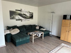 TV, DVD player, books, stereo