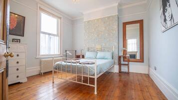 5 bedrooms, iron/ironing board, travel cot, WiFi