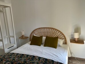 Apartment, Balcony, Sea View | Soundproofing, iron/ironing board, free WiFi, wheelchair access - Cas'Antica (Propriano)