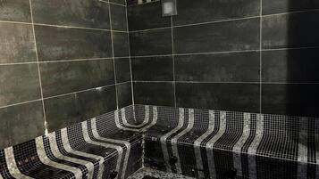 Hot tub, steam room, massages