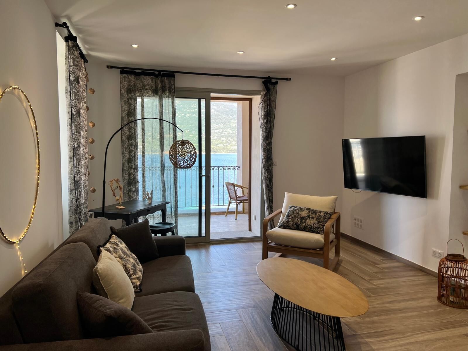 Apartment, Balcony, Sea View | Living area | TV