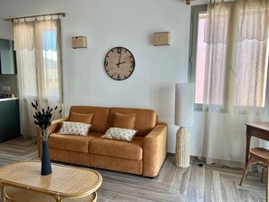 公寓, 阳台, 海景 | 起居区 | 电视