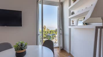 Apartment, 1 Bedroom | Living area