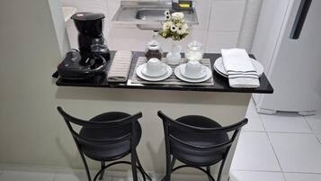 Een magnetron, een oven, een kookplaat