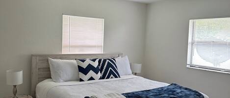 3 bedrooms, desk, iron/ironing board, free WiFi