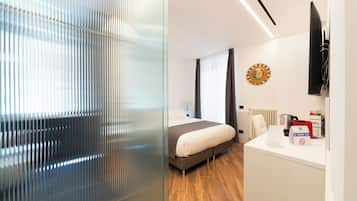 Dobbeltrom – deluxe | Safe på rommet, skrivebord, skrivebord for bærbar PC og lydisolert