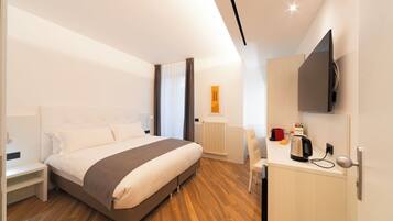Double Room | In-room safe, desk, laptop workspace, soundproofing