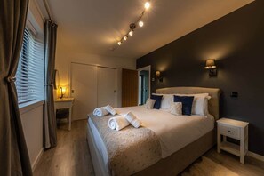 1 多间卧室、熨斗/熨衣板、WiFi、床单