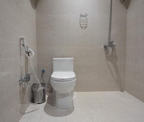 Asciugacapelli, asciugamani, sapone, shampoo