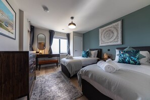 2 habitaciones, tabla de planchar con plancha, wifi y ropa de cama 