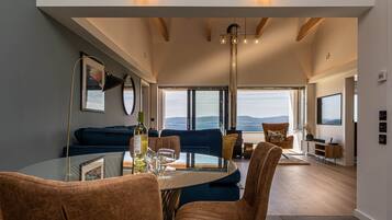 Televisión, chimenea