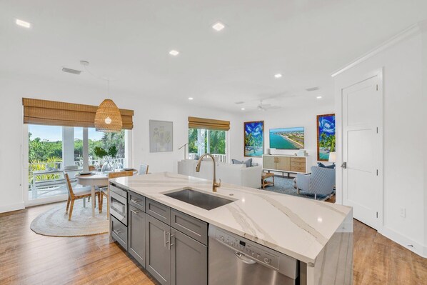 Unclassified image, 1 of 48, button