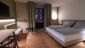 Comfort-Doppelzimmer | Zimmersafe, Verdunkelungsvorhänge, schallisolierte Zimmer