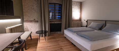 Coffres-forts dans les chambres, rideaux occultants