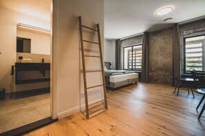 Deluxe Double Room | In-room safe, blackout drapes, soundproofing, free WiFi