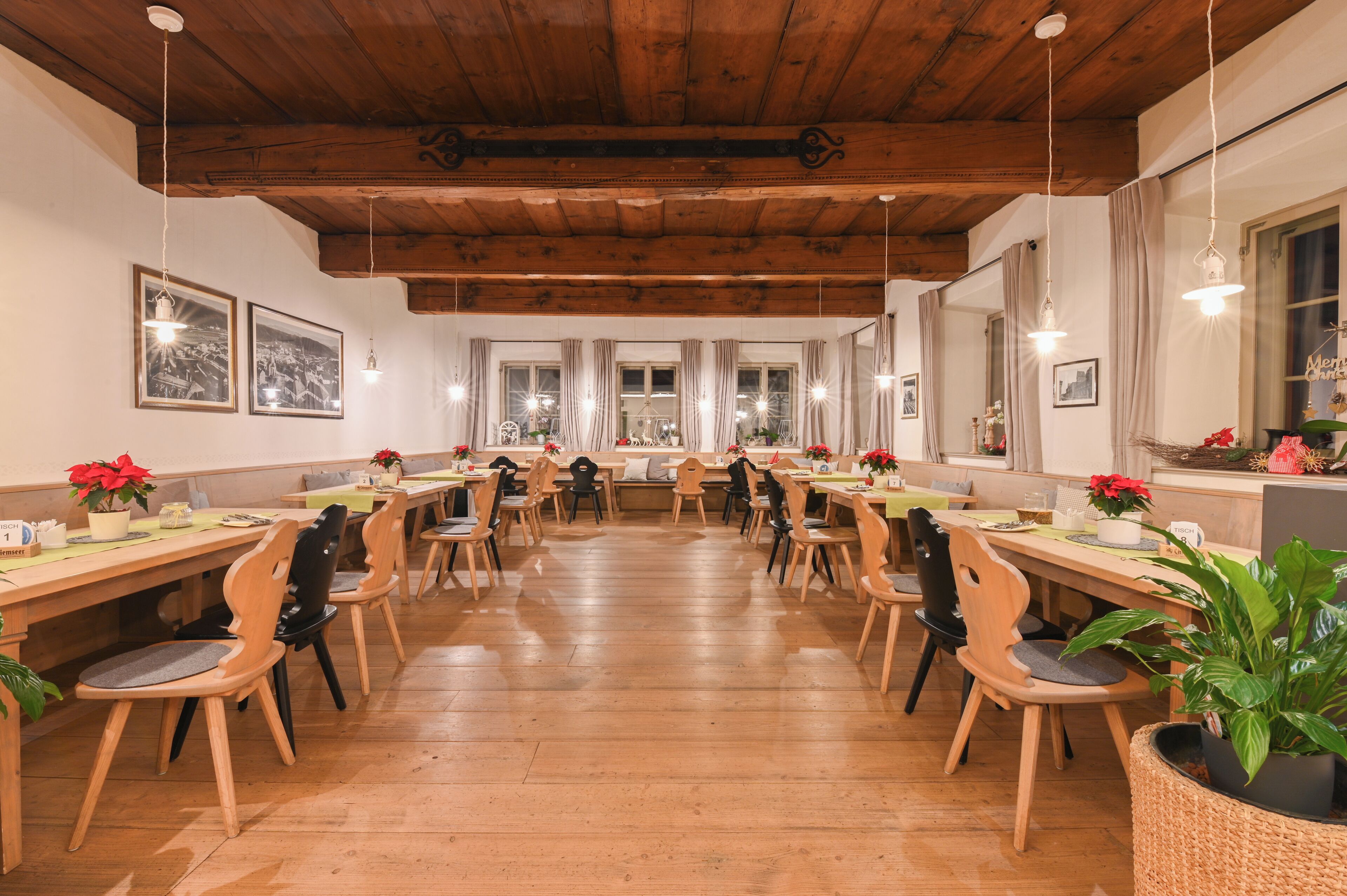 Lunch and dinner served