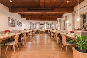 Se sirven almuerzos y cenas