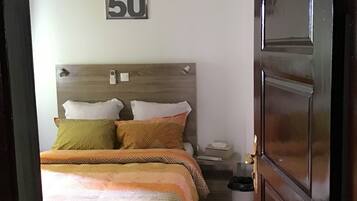 Bügeleisen/Bügelbrett, WLAN, Bettwäsche