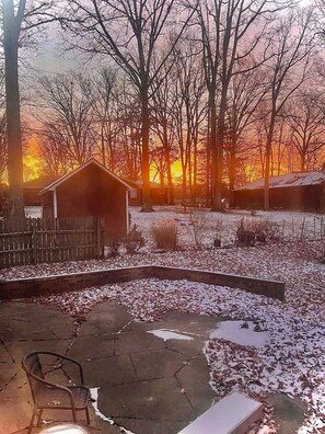 المنطقة المحيطة بالمنشأة