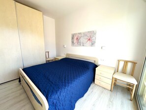1 chambre, literie fournie