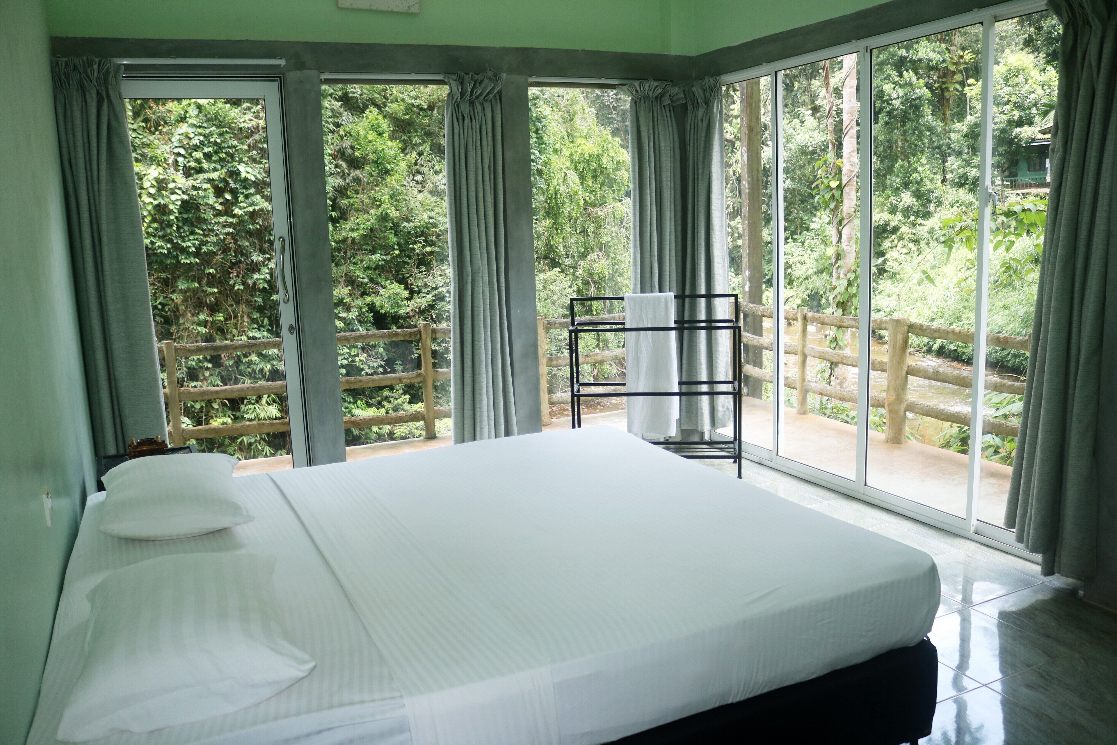 Standard Double or Twin Room, River View