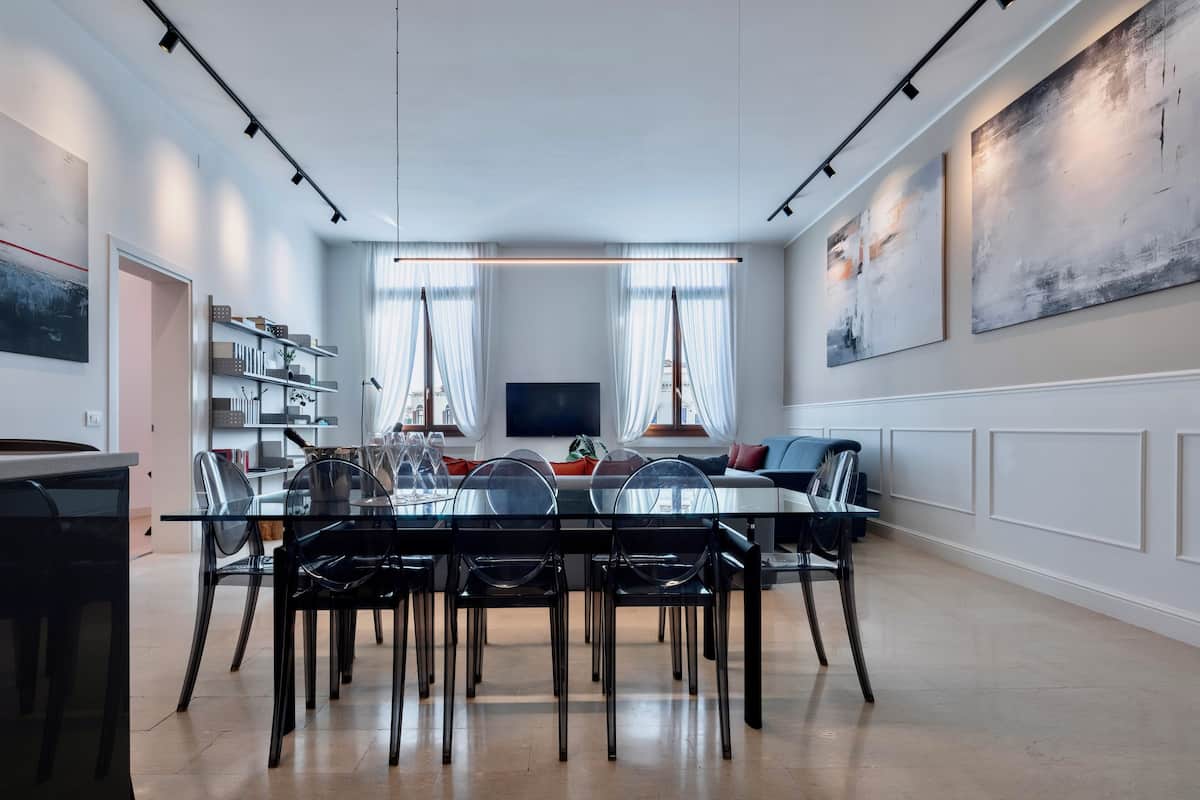 Luxury Apartment, Canal View | Living area