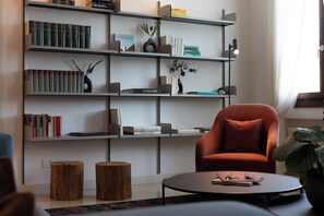 Luxury Apartment, Canal View | Living area - Palazzo Ca' Marcello  (Venice)