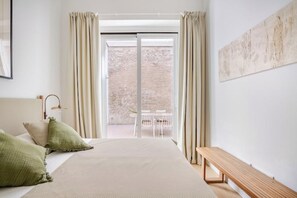 1 slaapkamer, een strijkplank/strijkijzer, wifi, beddengoed