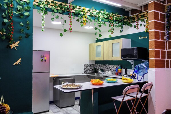 Shared fridge, microwave, electric kettle - S23 I City Lodge (Sabaneta)