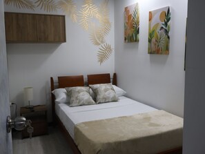 Classic Double Room | Desk, laptop workspace, free WiFi