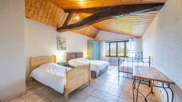 2 chambres, fer et planche Ă repasser, Wi-Fi, draps fournis