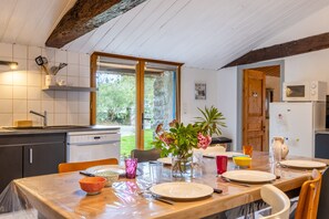 Dining - Welcome to “Ferme la Veillonnière” (Saint-Florent des Bois)