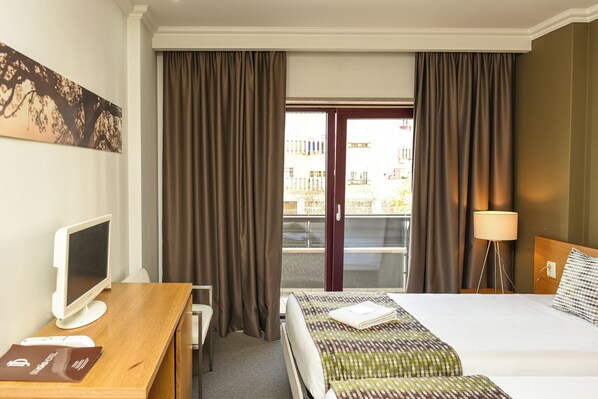 Twin Room | Free WiFi - Dom João Hotel (Entroncamento)