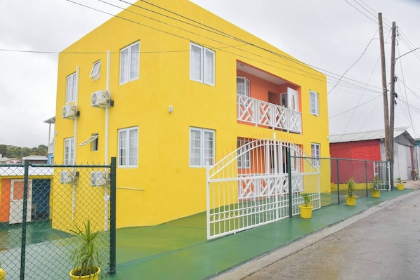 Apartment, 3 Bedrooms, Patio, City View | Exterior