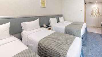 Vierbettzimmer | Kostenloses WLAN, Bettwäsche