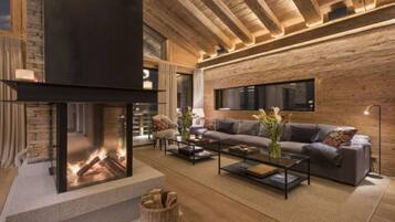 Chalet, 6 Bedrooms, Accessible, Smoking | Living room