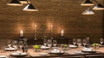 Chalet, 6 Bedrooms, Accessible, Smoking | Dining