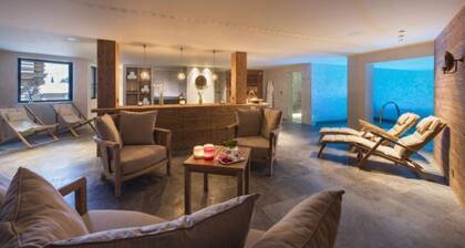 Chalet With Indoor Pool at the Verrand