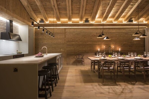 Alpehytte, 6 soverom, tilgjengelighetstilpasset, røyk | Spiseområde