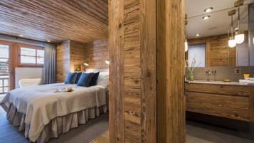 Chalet, 6 Bedrooms, Accessible, Smoking | 6 bedrooms